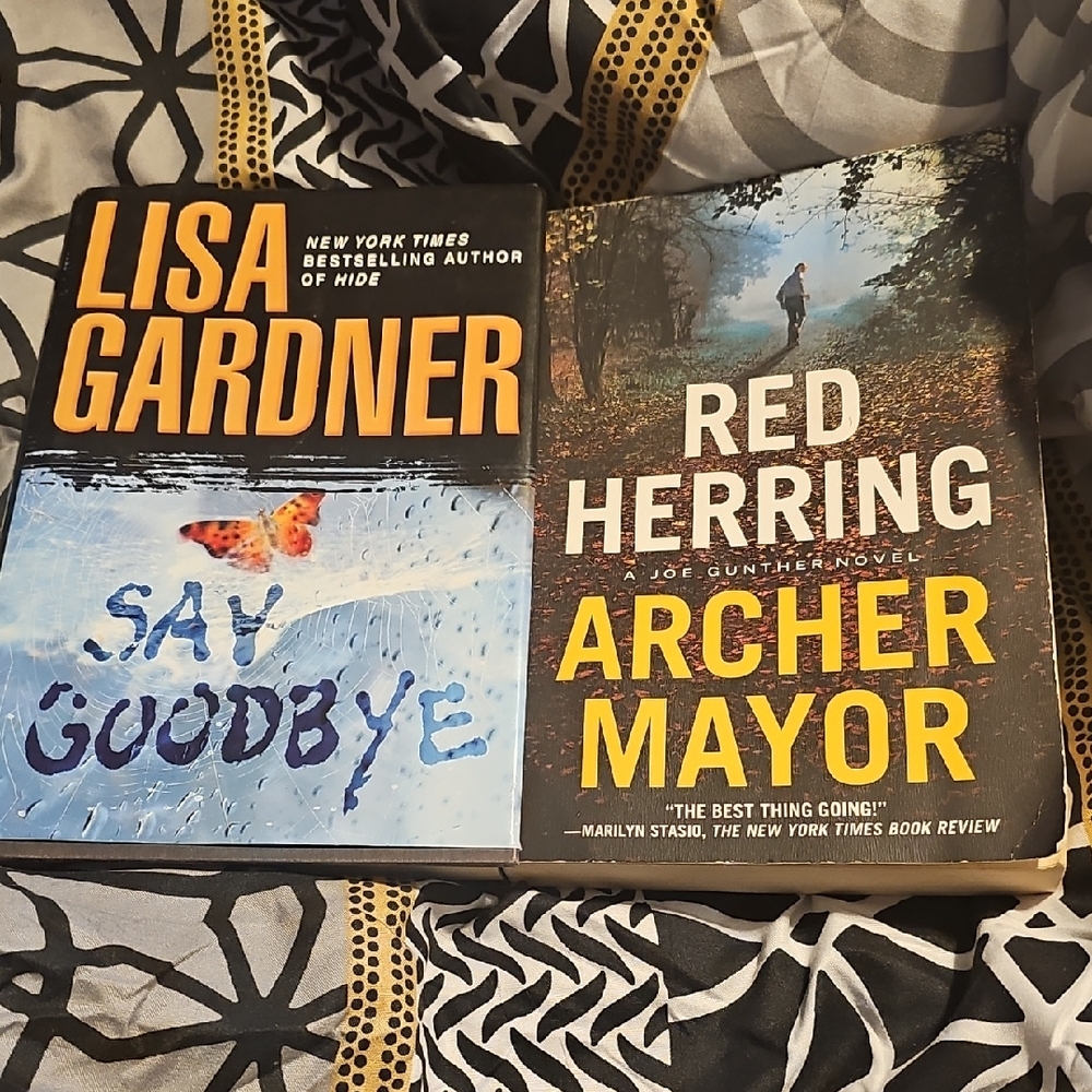 Lisa Gardner 'Say Goodbye' & Archer Mayor 'Red Herring' Books
